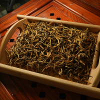 居雾茶社云南大金芽滇红茶正宗古树红茶罐装大分量200g送人