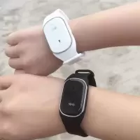 超声波驱蚊手环防蚊神器户外随身驱蚊扣儿童大人婴儿手表扣贴防水|黑色1个+白色1个 升级款(带时间显示)