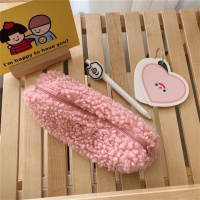 ins韩版少女心毛绒羊羔绒笔袋女中小学生徽章大容量文具盒收纳袋 少女粉色 +6个仙气徽章