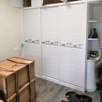 定做衣柜推拉移木塑板海浪板衣柜推拉定做钛镁合金百叶 天使白