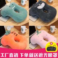 暖手抱枕女生可爱可插手捂布朗熊毛绒玩具办公室午睡枕趴睡觉神器