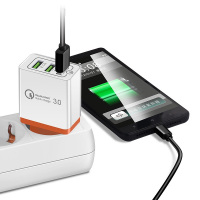发光多功能3usb充电器手机通用安卓充电器旅行家多口适用于苹果|QC3口快充(红色)