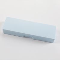 日韩简约无印风文具盒小学生ins潮少女心奶油色塑料铅笔盒办公 浅蓝色笔盒 一个笔盒(送一张贴纸)+两支马卡龙笔