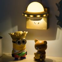 led光控感应小夜灯家用卧室婴儿喂奶床头灯客厅灯飞碟插座节能灯