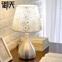 简约现代台灯卧室床头灯创意浪漫温馨家用触摸可调光床头柜台灯