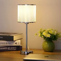 台灯卧室床头灯简约现代创意客厅灯变调光护眼学生宿舍卧室小台灯