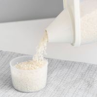 米桶4斤日本2kg密封防潮防虫家用面粉桶五谷杂粮收纳盒储大米箱罐