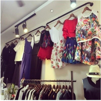 嘉卉 服装店展示架墙上衣架卖衣服架子童装店挂杆壁挂式挂墙上装饰