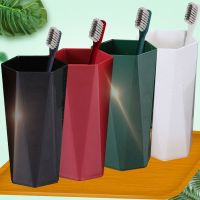 牙刷杯家用洗漱杯情侣牙缸漱口杯套装刷牙杯子可爱女|黑+白+墨绿+朱红[送牙刷4支] 大号菱形杯[13.2*宽8.3]