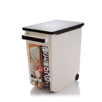 日本装米桶储米箱5/10kg密封塑料米缸20斤厨房面粉盒防虫防潮|带把20斤（棕色）【量米杯】