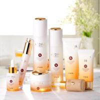 套装提亮紧致肌肤滋润面霜柔肤水精华液