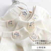 春夏棉袜子女韩版浅口船袜可爱百搭休闲学院风潮小熊布标白色短袜