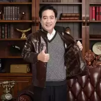 爸爸装秋冬外套中老年人皮衣加绒加厚衣服男士立领宽松翻领皮夹克