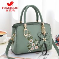 [富贵鸟]女士包包女2020新款韩版中年妈妈包绣花单肩斜挎手提包