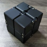 广电无限魔方铝合金成人压压手泄上课无聊好玩|黑色[半合金95克] 送手指足球+指尖陀螺+减压骰子