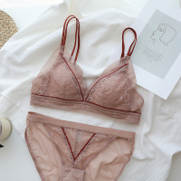 SUNTEK浪漫法式三角杯无钢圈内衣性感蕾丝大胸显瘦小胸聚拢薄杯文胸套装