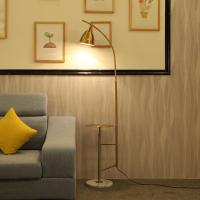 北欧落地灯客厅卧室床头灯书房后现代铁艺沙发置物茶几遥控落地灯