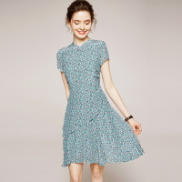 2020夏季新款女装立领钉珠短袖印花修身气质款桑蚕丝连衣裙 湖蓝色