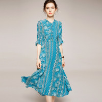 2020夏季新款女装V领中袖真丝印花大摆中长款桑蚕丝连衣裙湖蓝色