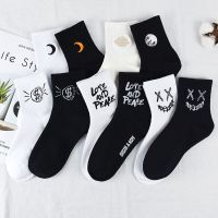 月亮星球袜子男女中筒袜黑白棉百搭ins潮街头个秋冬长袜