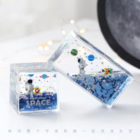 创意ins太空人宇航员小摆件立体流沙液体漂浮减压银河系