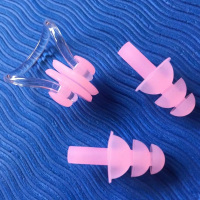 游泳鼻夹耳塞防呛水专业套装硅胶成人男女装备防滑潜水鼻子夹