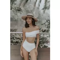 网红单肩连体白色抹胸泳衣性感气质小众比基尼巴厘岛蜜月泳装
