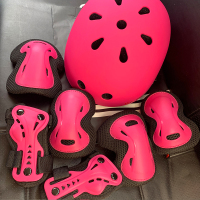 轮滑护具套装儿童头盔滑板平衡车自行防摔护膝宝宝溜冰鞋全套装备
