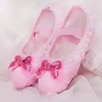 儿童舞蹈鞋缎面花边芭蕾舞鞋软底练功舞台演出幼儿园女孩表演