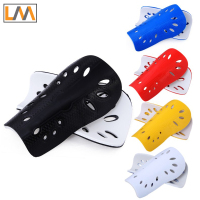 足球护具护腿板带孔透气基础插片式护腿板成人儿童比赛超轻插板男