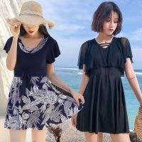 新款女士连体泳衣衣温泉中年游泳衣平角显瘦加肥加大遮肚保守泳装