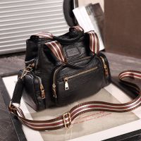 2020新款潮宽带单肩女包百搭大容量手提包单肩斜跨包休闲女士包包