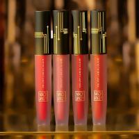 至臻柔色丝绒唇釉柔雾质地金闪丝绒轻柔抚平唇纹