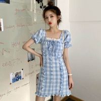 2020新款温柔风收腰显瘦心机裙子女夏季泡泡袖格子法式小众连衣裙