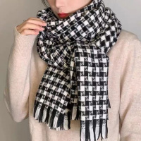 女士围巾颜色款式随机