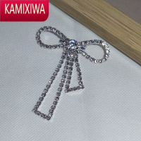 KAMIXIWA时髦新款闪亮水钻流苏蝴蝶结胸针女时尚百搭连衣裙子西装别针配饰