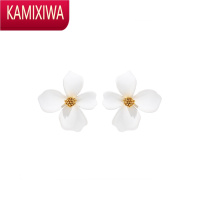 KAMIXIWA 花园 法式复古白色花朵百合小清新银针耳钉礼物