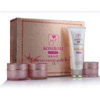 澳妮柏丽四合一澳妮柏丽白里透红四件套装美净斑化妆品齐独 四合一