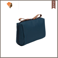 随身化妆包小号便携口红收纳袋简约防水大容量韩国小号淑女洗漱包 三维工匠 深蓝色[14*5*9厘米]