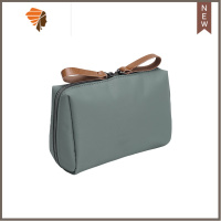 化妆包2021新款超火韩版小号便携化妆品收纳包迷你分格口红彩妆袋 三维工匠 灰色[14*5*9厘米]