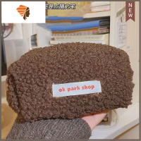 日系ins笔袋羊羔毛化妆包毛绒收纳袋高颜值网红可爱文具袋大容量 三维工匠 深咖色[笔袋20到30支笔]