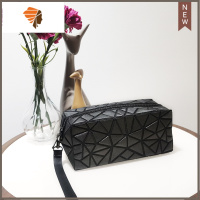 2021新款高级感磨砂菱格化妆包女便携大容量收纳包袋个性折叠小号 三维工匠 磨砂四方形 黑色