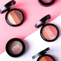 闪耀三影 酒红色桃花妆少女系渐变湿眼影盘1722