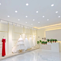 服装店衣架展示架男女装礼服婚纱货架 金色吊顶挂衣服架上墙u型架