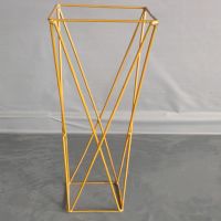 长方体金色柱|婚庆道具铁艺小蛮腰摆件 婚礼桌花扭腰花器 t台路引铁艺几何路引