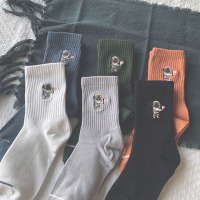 秋冬潮袜男女个性刺绣日系复古袜子ins潮街头百搭纯棉中筒长筒