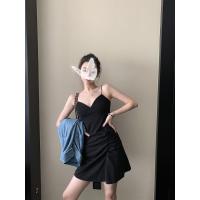 skishop 黑色短款褶皱连衣裙女2021新款高腰显瘦包臀吊带裙小黑裙