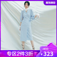 韩都衣舍中长款围裹式V领连衣裙女2021夏新款复古泡泡袖格纹裙子UF0349