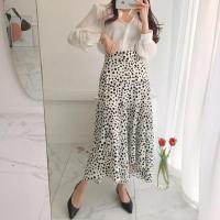 玳恩韩国chic法式小众春夏装光泽感圆领上衣+百搭高腰波点半身裙套装