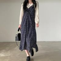 玳恩chic方领褶皱衬衫+碎花吊带连衣裙